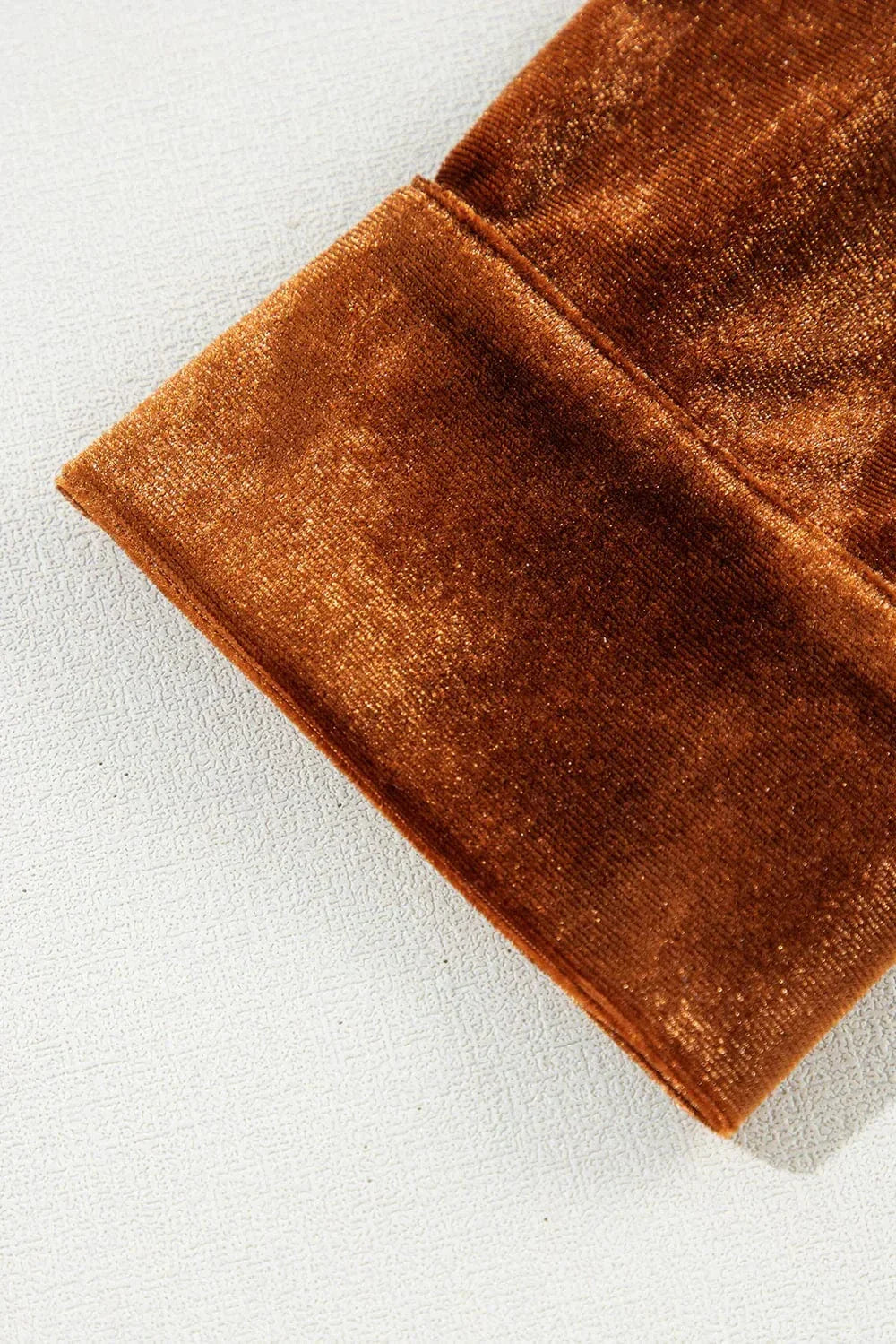 Amaryllis – Elegant and trendy velvet blouse