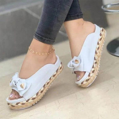 Versatile and supportive orthopedic Sandals