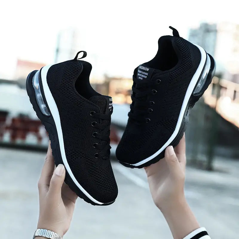 LIGHTWEIGHT WOVEN RUNNING SHOES