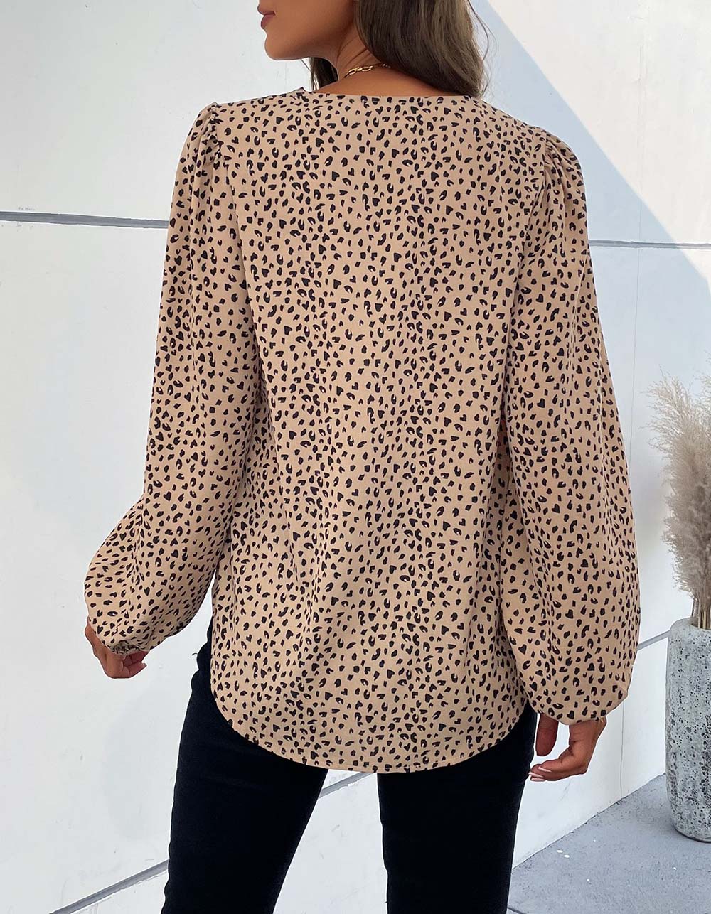 Leopard Printed V Neck Long Sleeve Shirt