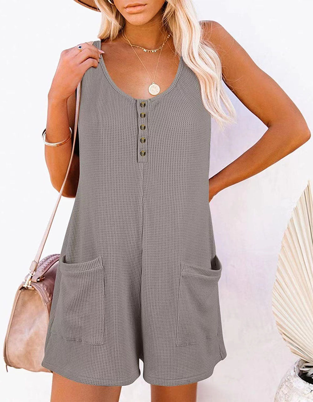 Solid-color U Neck Sleeveless Button Pocket Short Jumpsuit