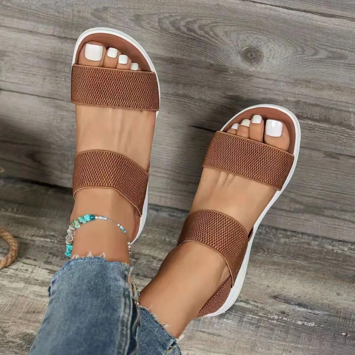 Breathable and lightweight Sandals