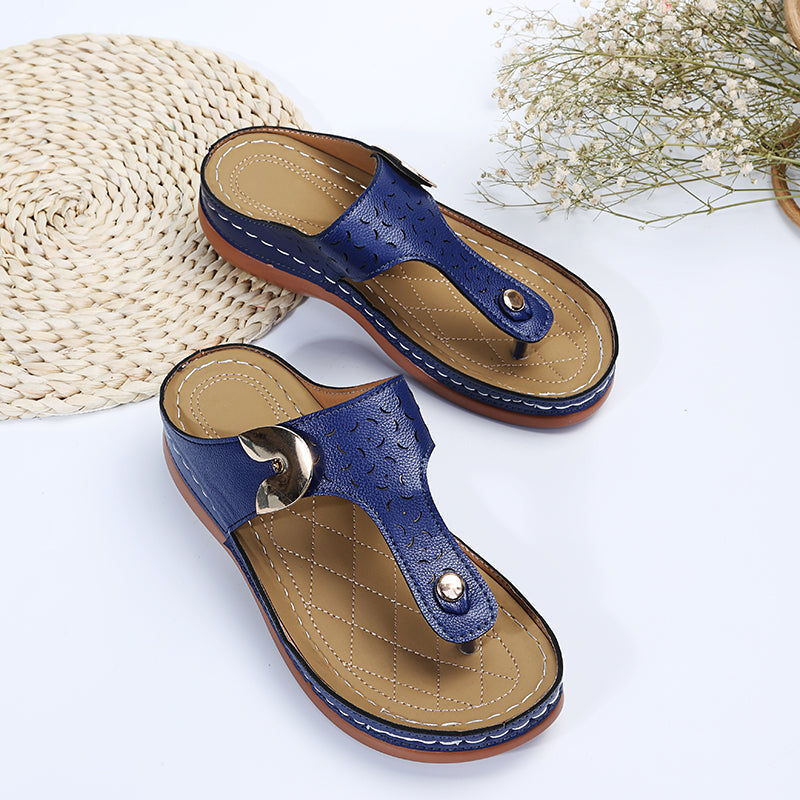 Summer New Women's Metal Decor Feature Pattern Wedge Flip-Flops