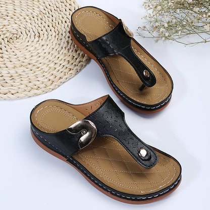 Summer New Women's Metal Decor Feature Pattern Wedge Flip-Flops