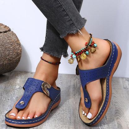 Summer New Women's Metal Decor Feature Pattern Wedge Flip-Flops